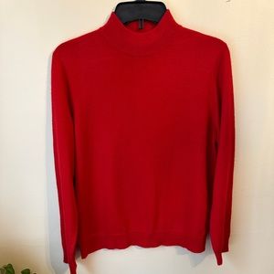 I00% Cashmere mockneck sweater size Petite Medium